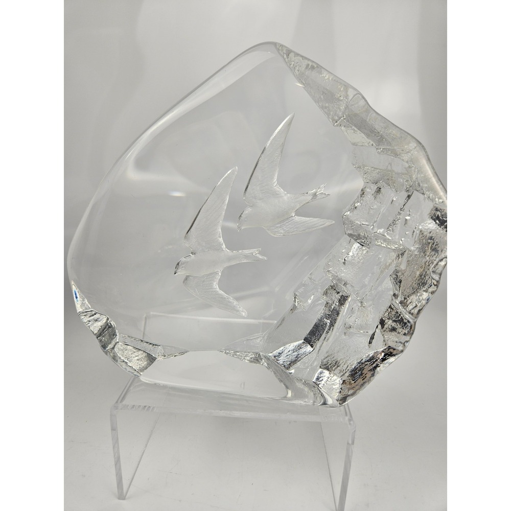 Scandinavian Style Art Glass Bird Paperweight Etched S Crystal